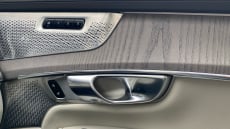 Volvo XC90 2.0 T8 PHEV Ultra Dark 5dr AWD Geartronic Estate